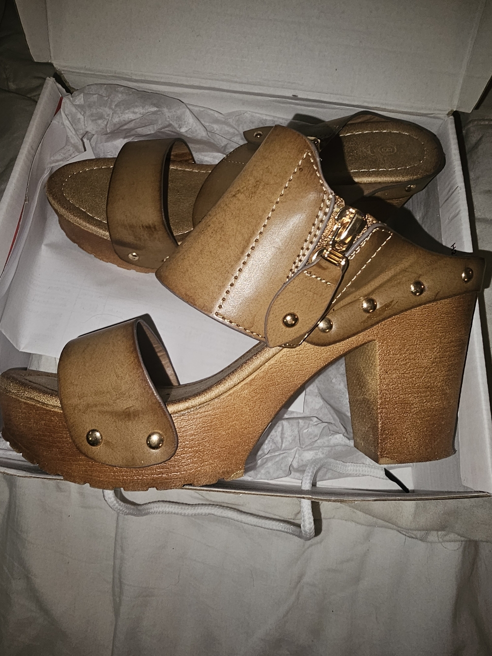 Platform Block Heel Sandals in Tan with Stud Detail NIB Nature Breeze